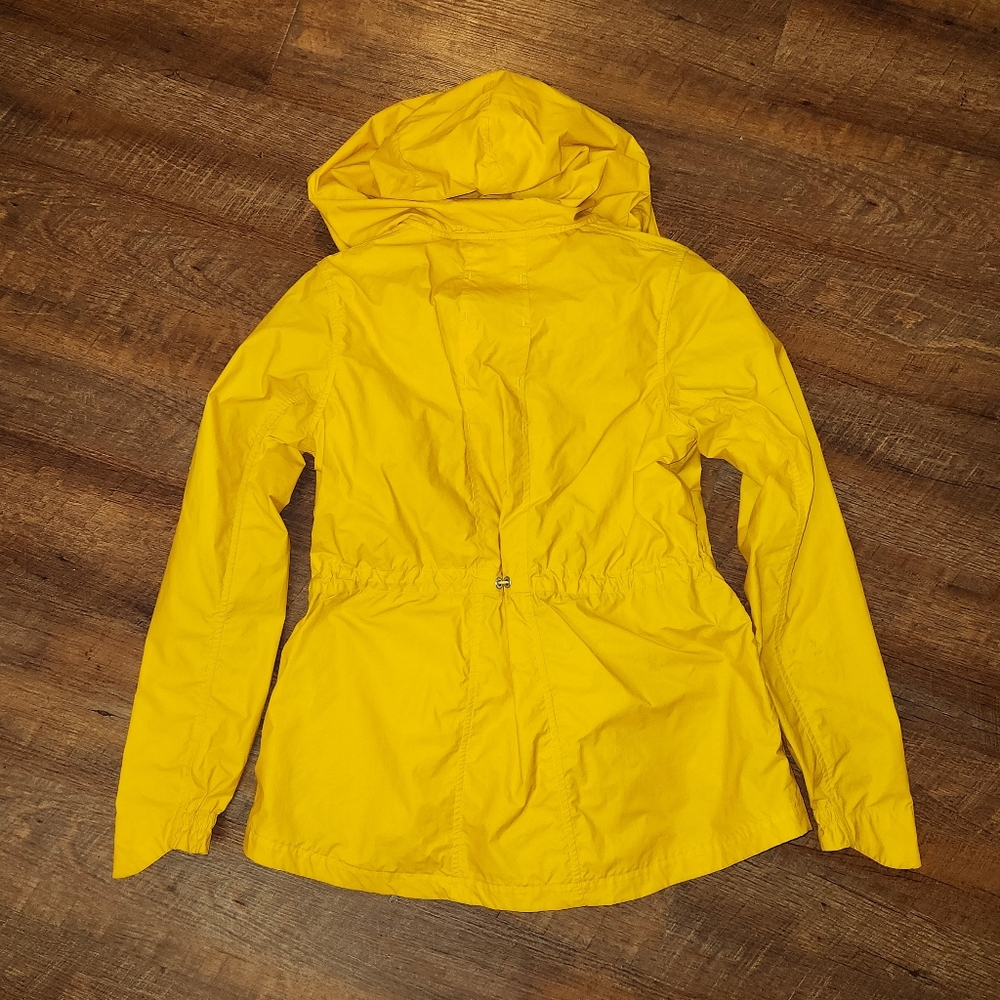 ATHLETA Outbound Anorak Classic Yellow Hooded Rain Jacket Women Sz S Cinch Back - Picture 3 of 7